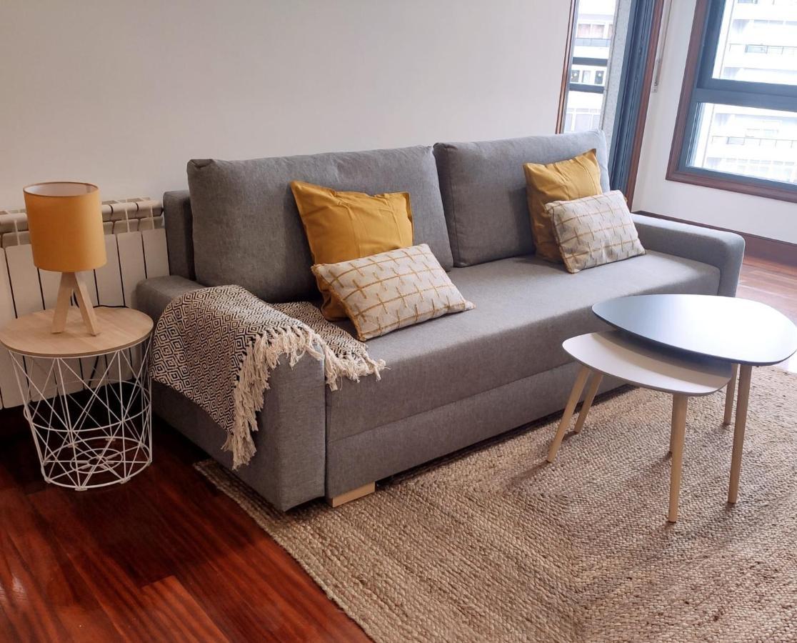 Espectacular Apartamento Olivico Con Parking Vigo Luaran gambar